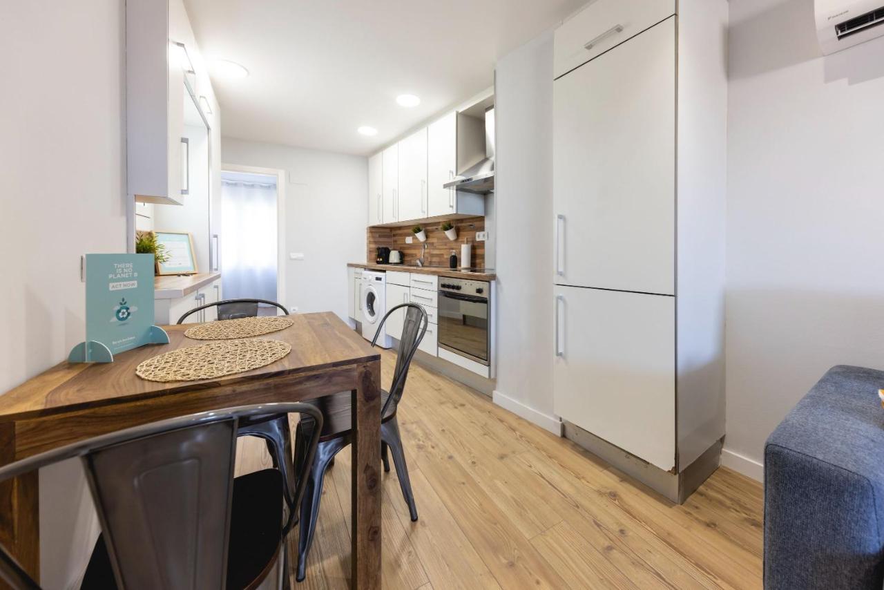 Bravissimo Eiximenis, With Beautiful Terrace And Views Apartman Girona Kültér fotó